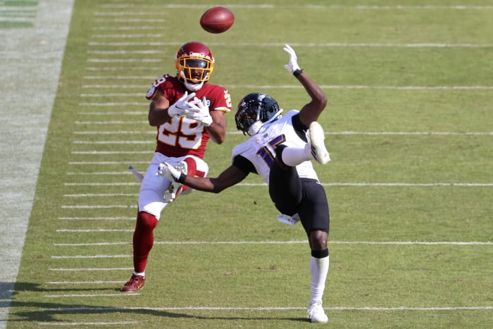 Kendall Fuller INT Balt © Geoff Burke 2020 Oct 4